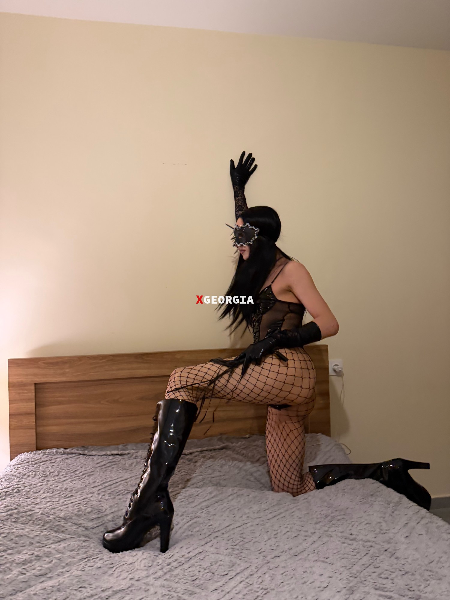 SOFIA DOMINANT TRANS 21CM + Virtual fun